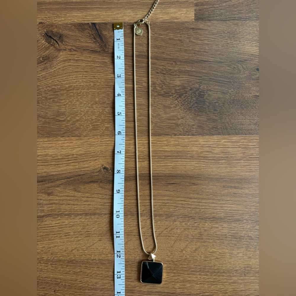 🖤✨ Black & Gold Square Pendant Necklace | Joe Fresh ✨🖤 - Picture 5 of 5